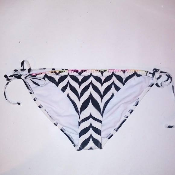 Xhilaration‎ Swim Bikini Bottom - Picture 1 of 5